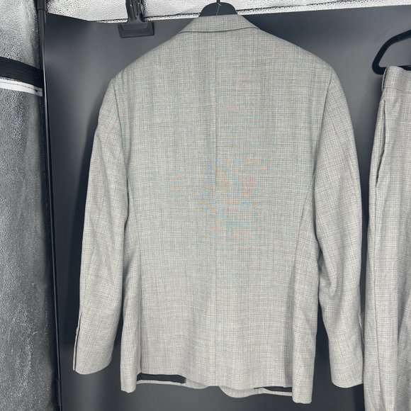 Bar III SLIM FIT Suit - 2 piece - 42R, 35R - Picture 4 of 14